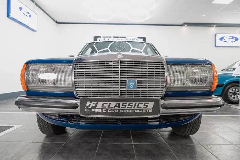 Mercedes benz 230e 2 76ymp7pzwj8xpgqy68k