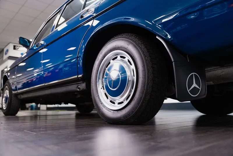Mercedes benz 230e 8e8n1qrixsretdlo0ooxk