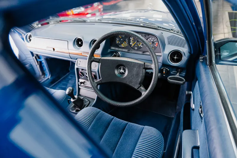 Mercedes benz 230e 8ryzyonkyb6l54wgexdcs