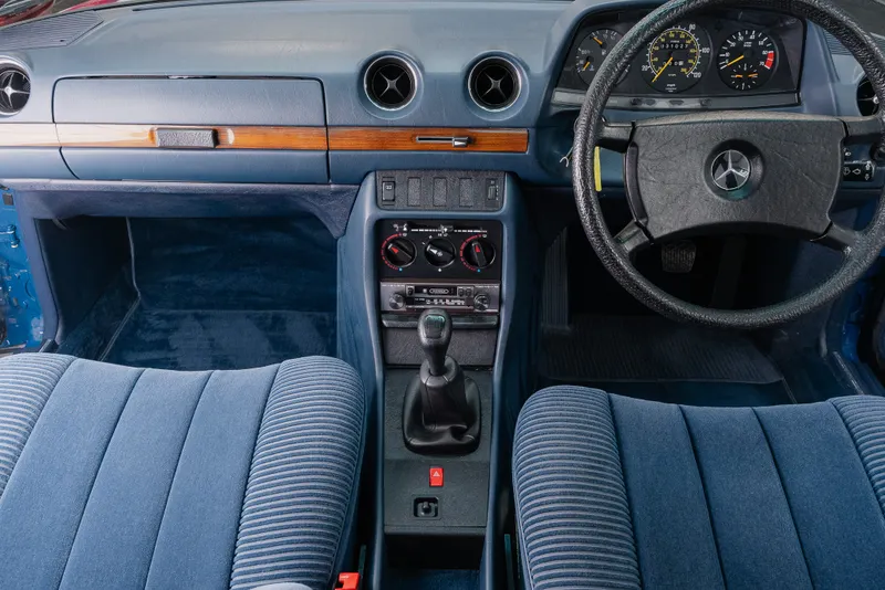 Mercedes benz 230e indn 6d4xsxr5god dirw
