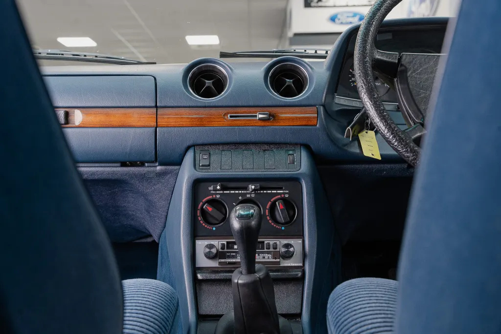 Mercedes benz 230e hqwpijqkc8xkxutoy6fuz