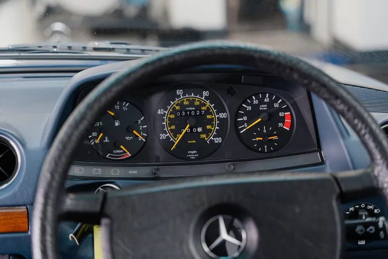 Mercedes benz 230e ovk3x9snrhvmww5vicrki