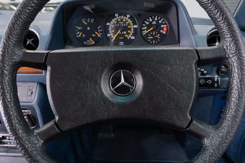 Mercedes benz 230e vbrsdcpc90sjqcpihjimq