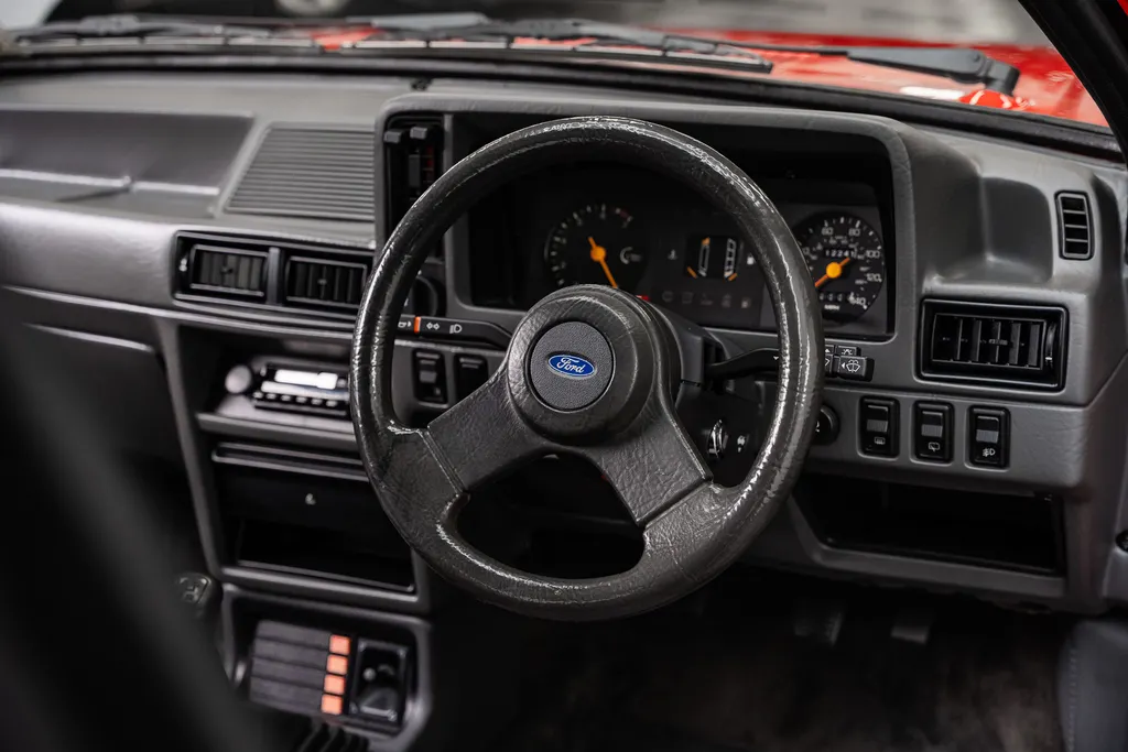 Ford escort dlfrmvwcdl4tfouduhsvj