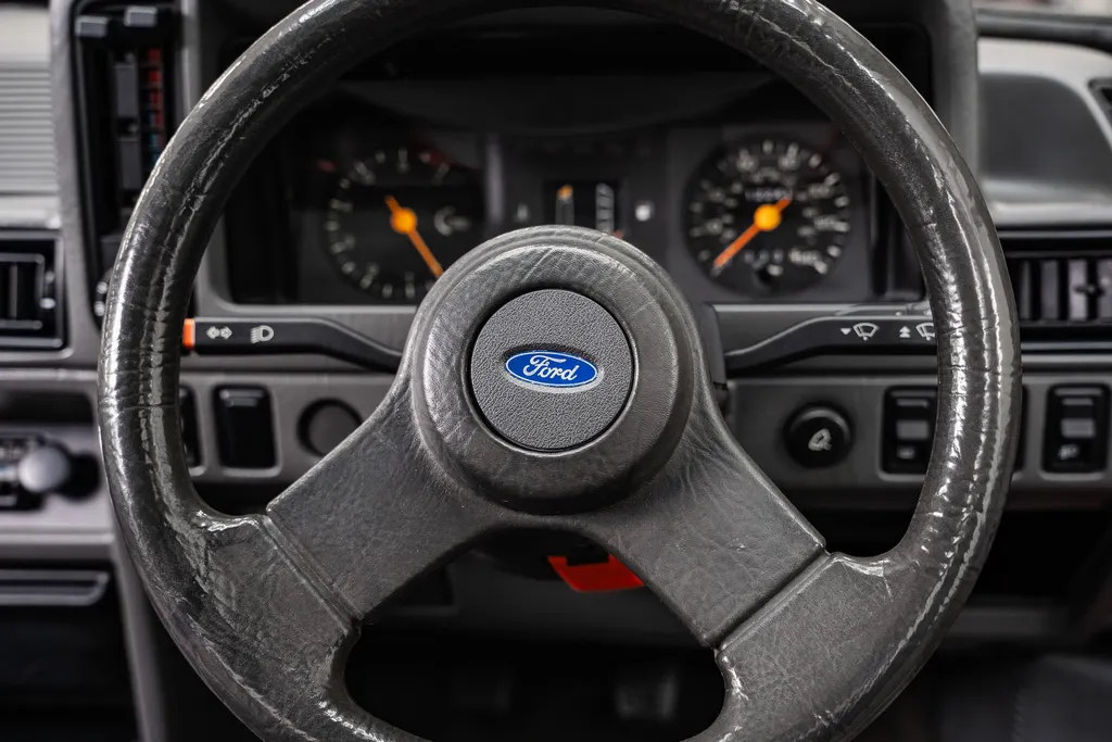 Ford escort fuqmc7wjnnj9okuzoiofo