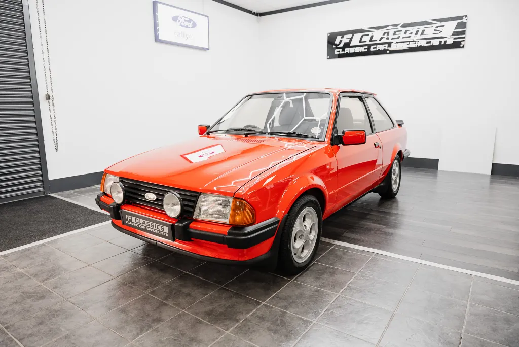 Ford escort 4hq6tnrjvlawhs0xl0nye