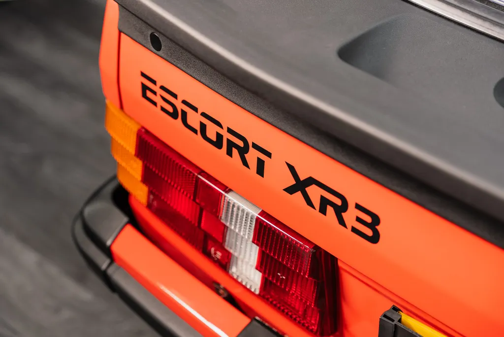Ford escort 7mroz6lglyw6cnegmfucf