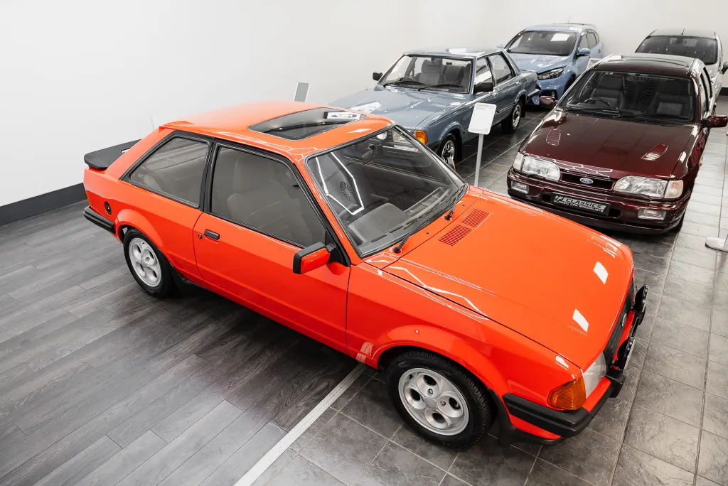 Ford escort hkqw01b24i0zckcoheb7p