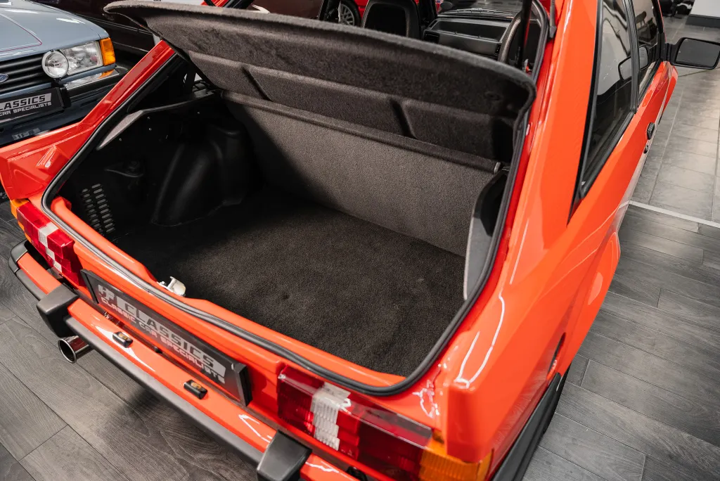 Ford escort w1k lipj39nperflbiisj