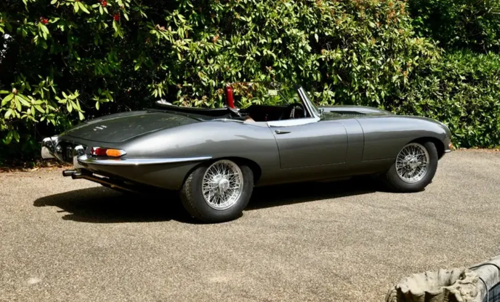 Jaguar e type arpqlbffbwpf4zeiw40w5