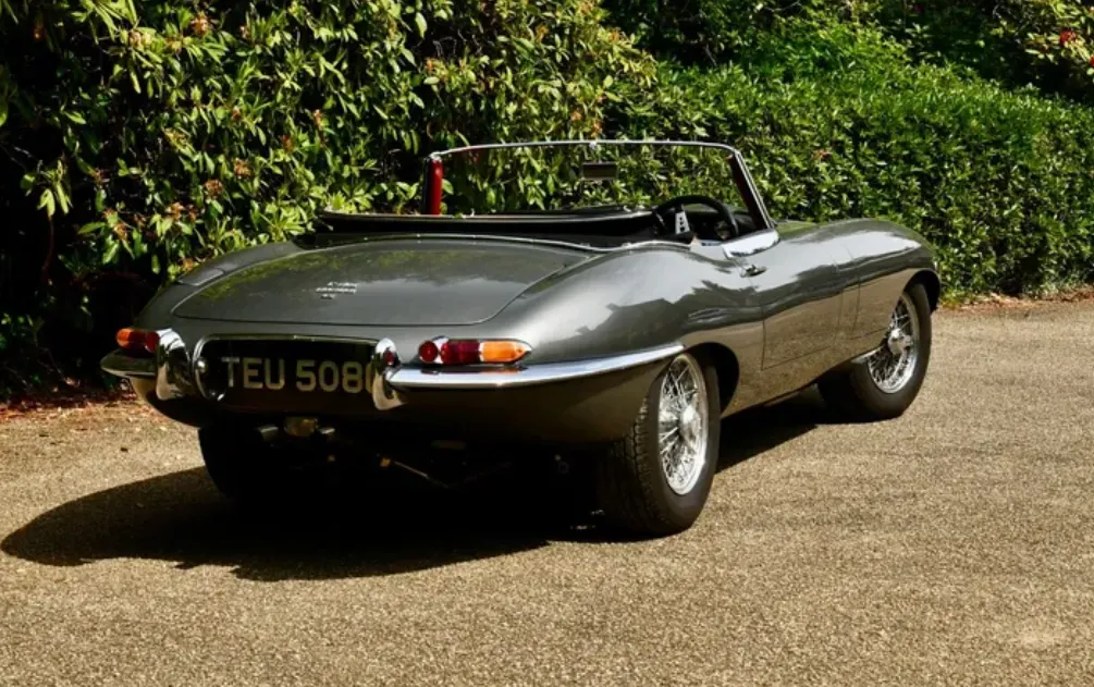Jaguar e type oxsbxc9rk1x2wwvqkxmex