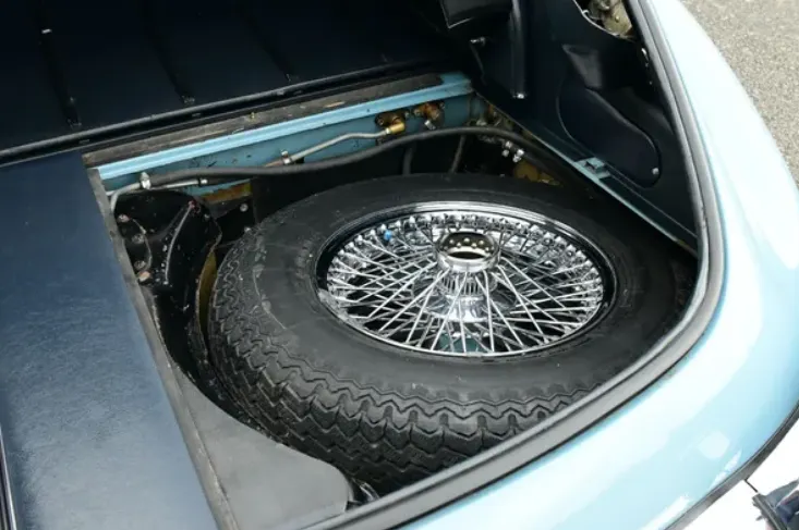 Jaguar e type series 3 7lk2fgu yhd2qfbt6a1yc