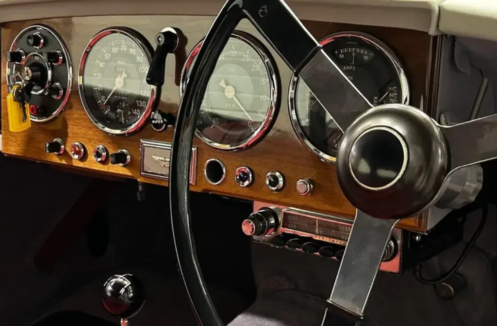 Aston martin db24 0hzsff2elvujuz ddo8fi