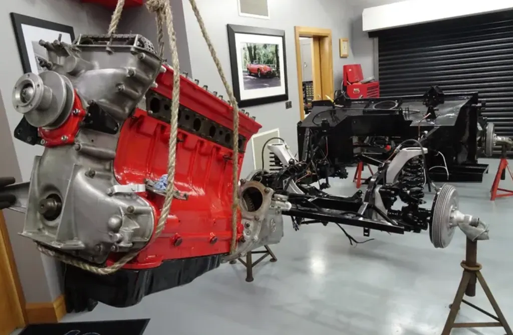 Aston martin db24 fkendmjr 9ikfadsn42kp