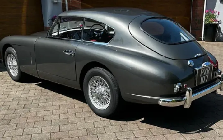 Aston martin db24 o8pw8u97s2zahosgltc4c