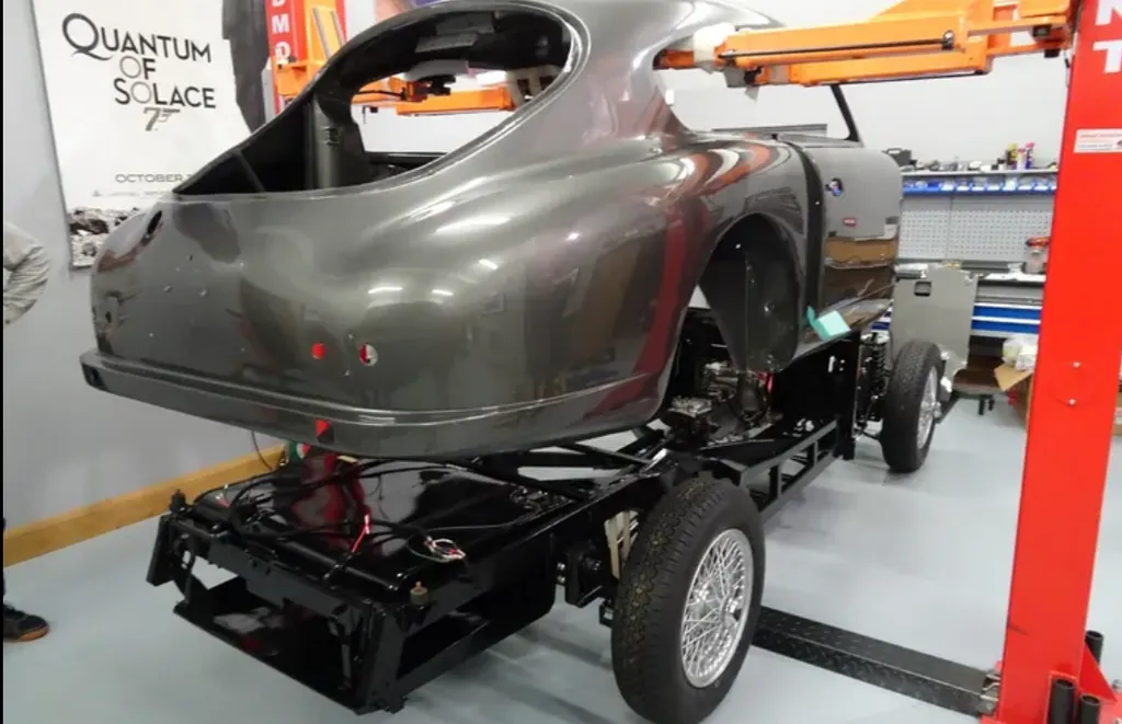Aston martin db24 xpsjqp5klskw4uu3a9rv8