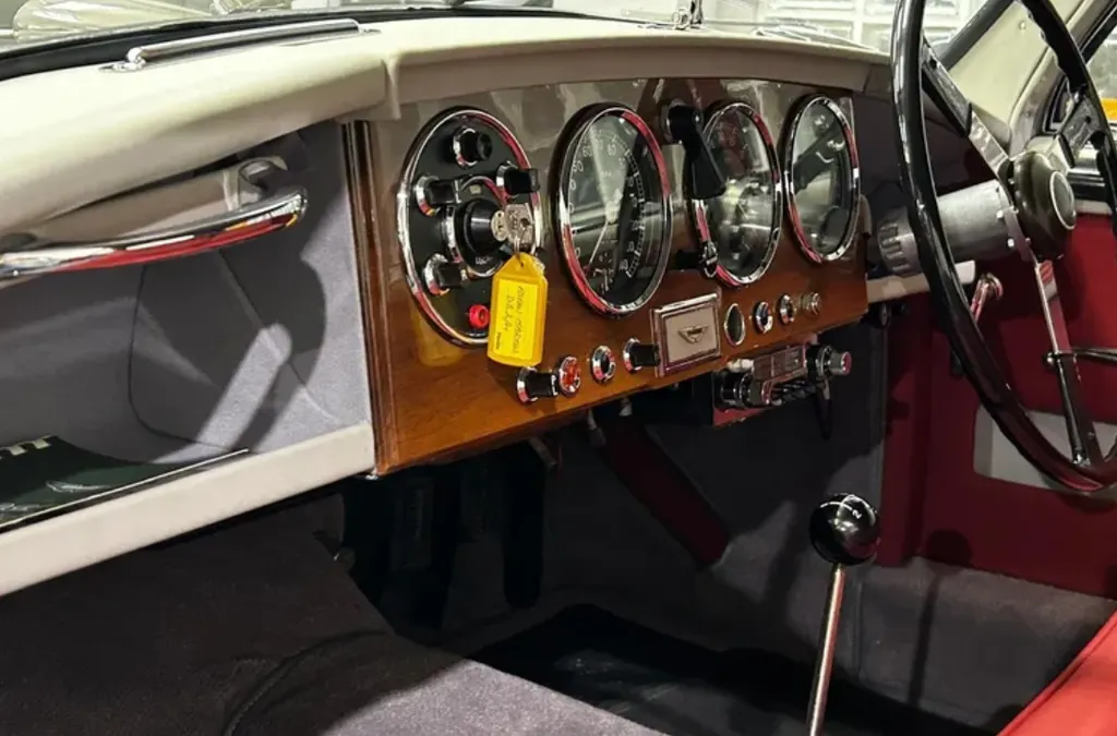 Aston martin db24 jlk0ylfcdk wn3jcrpvu4