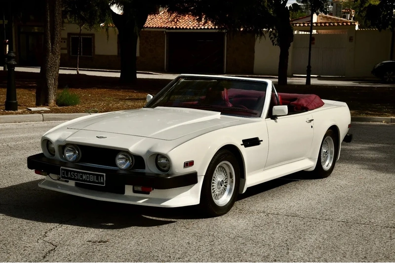 Aston martin v8  tc5x4oibf9 jmxjtyrzb