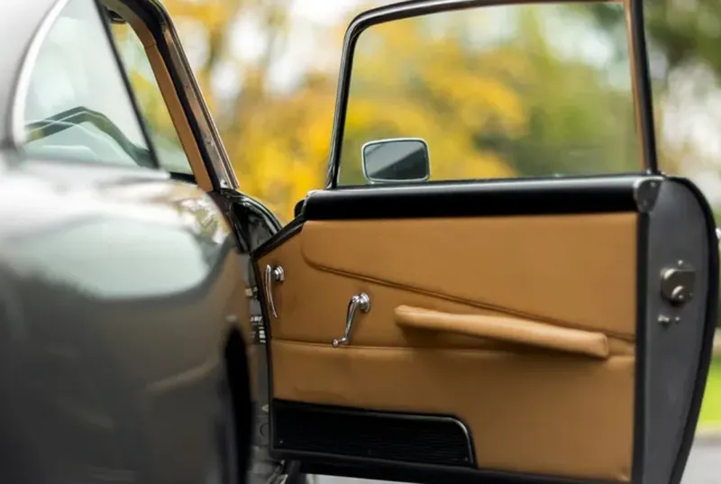 Aston martin db4 series 4 lgxp5r6vlc0j oew0qxce