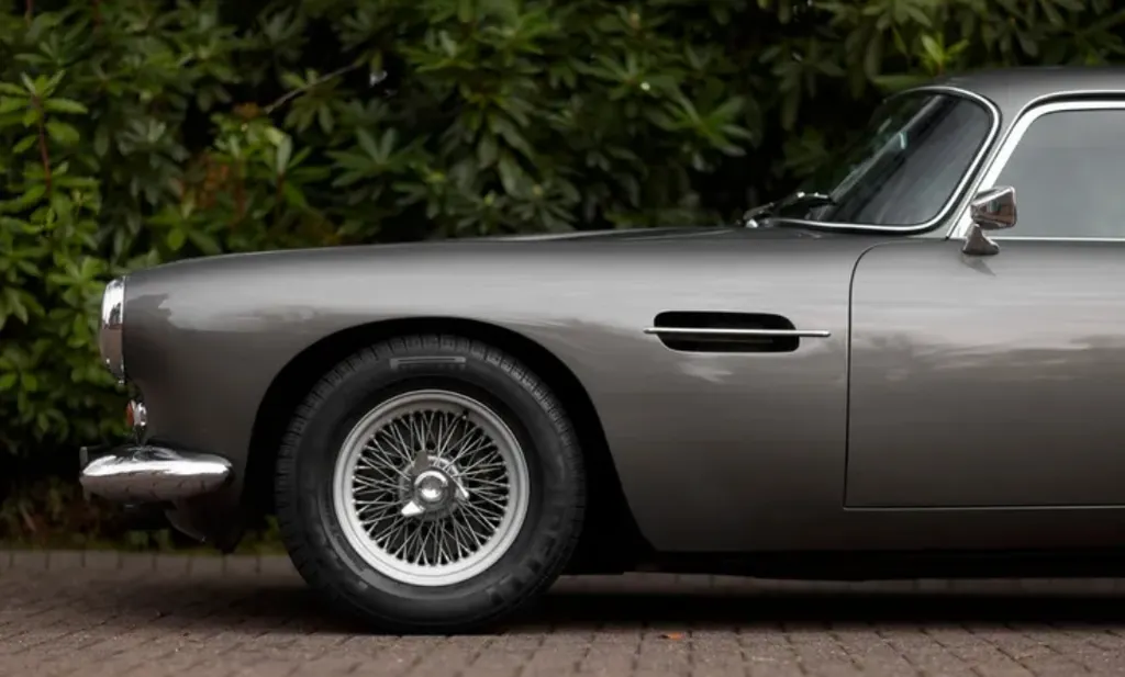 Aston martin db4 series 4 zey2qt d1stextu7dpzrd