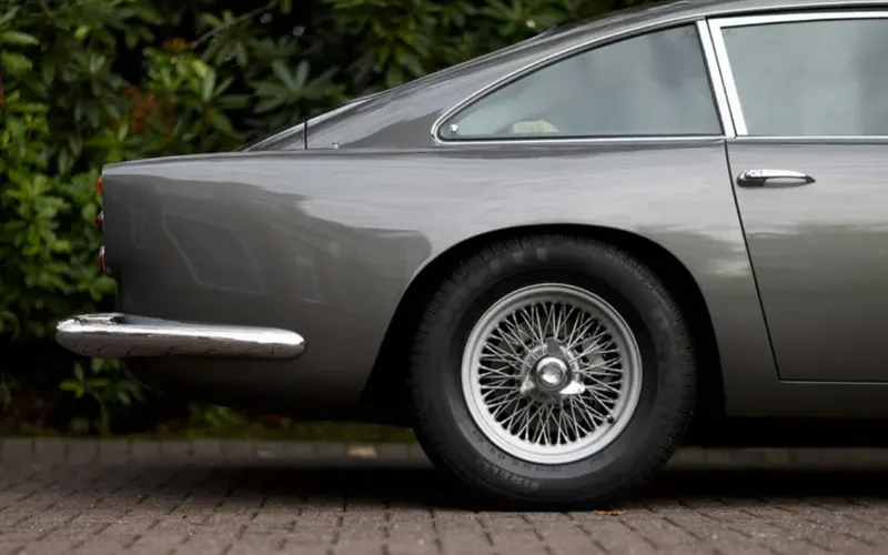 Aston martin db4 series 4 r4on8a7ogiyqnlatdr pk