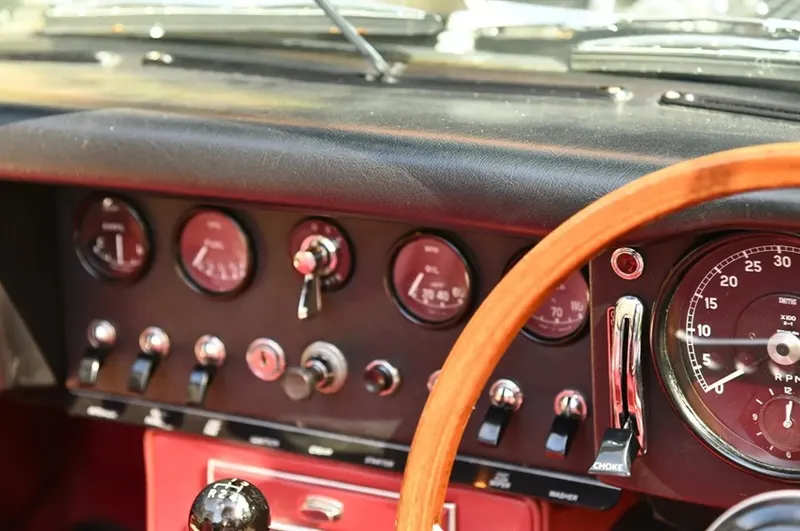 Jaguar e type r5zeib9hdhzw9l9t8grlb