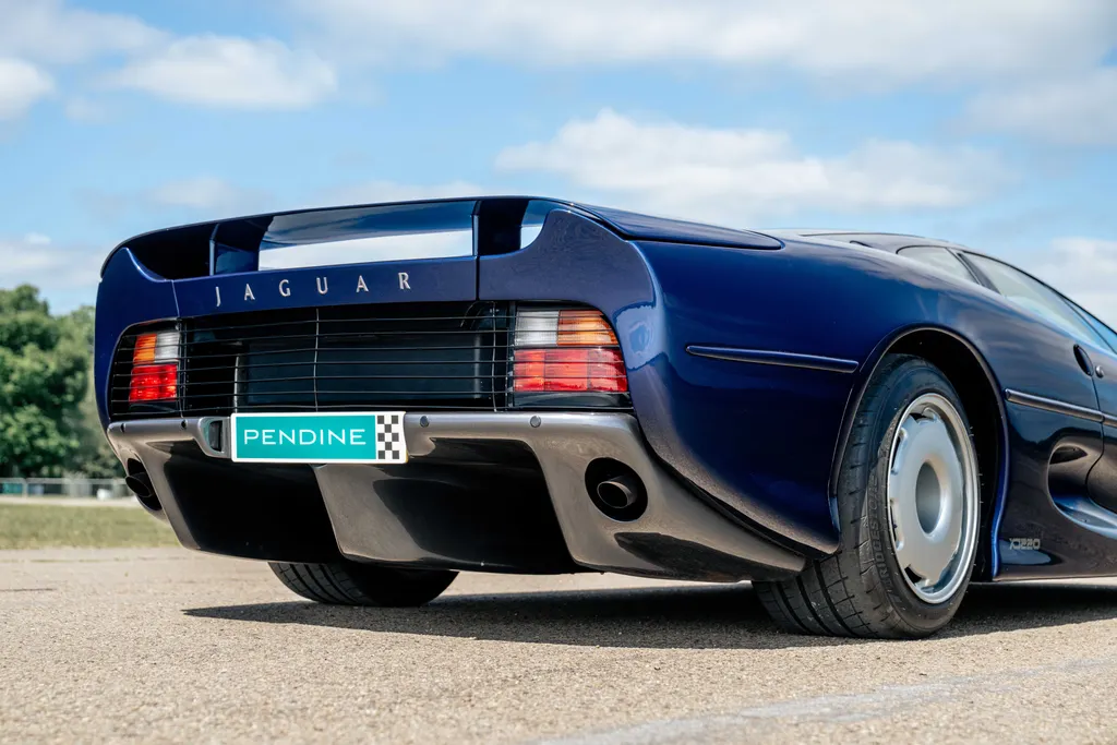Jaguar xj220 ytd4lfok6g8zc8hnwyuvn