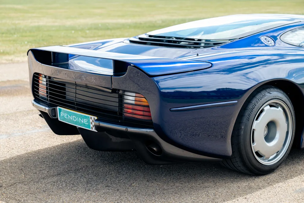 Jaguar xj220  2umyfbqegh4sxs9oetvw