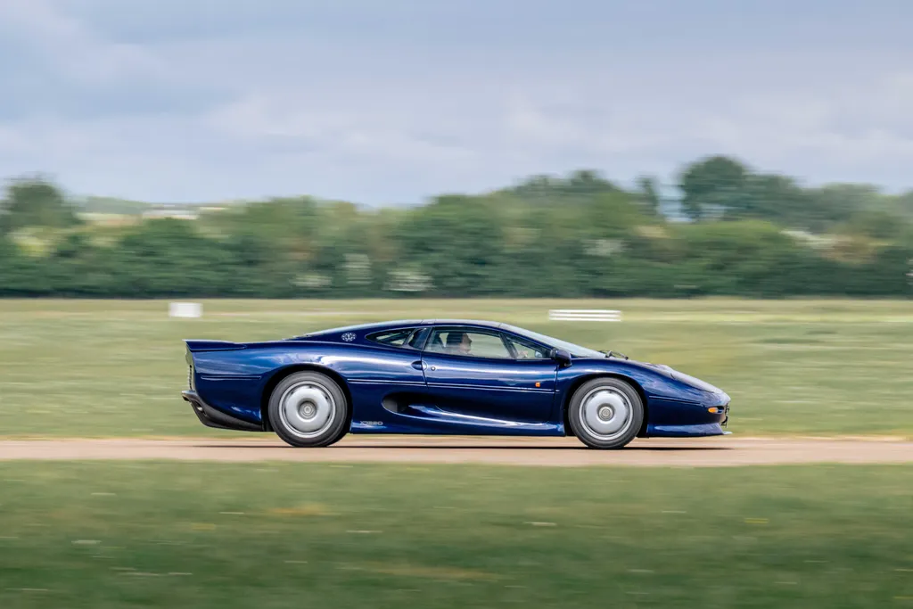 Jaguar xj220 ivo4sylmj7wouo16ayzye