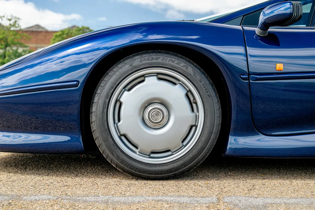 Jaguar xj220 jddgzgcoo1tm5a87t0pxt