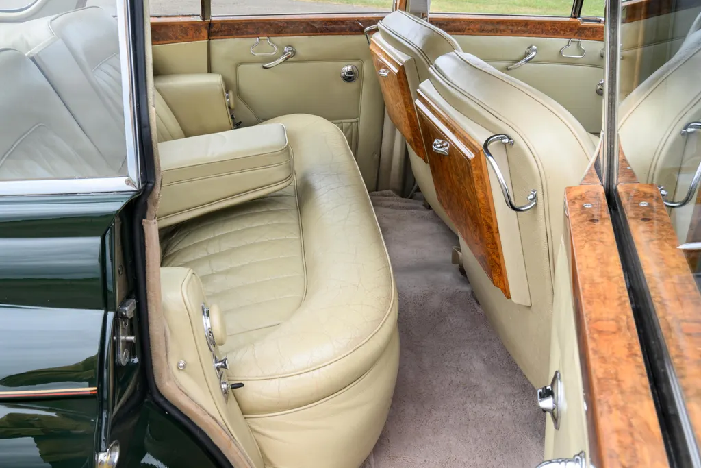 Bentley s2 nw25zujyqrfzzmgdnka0s