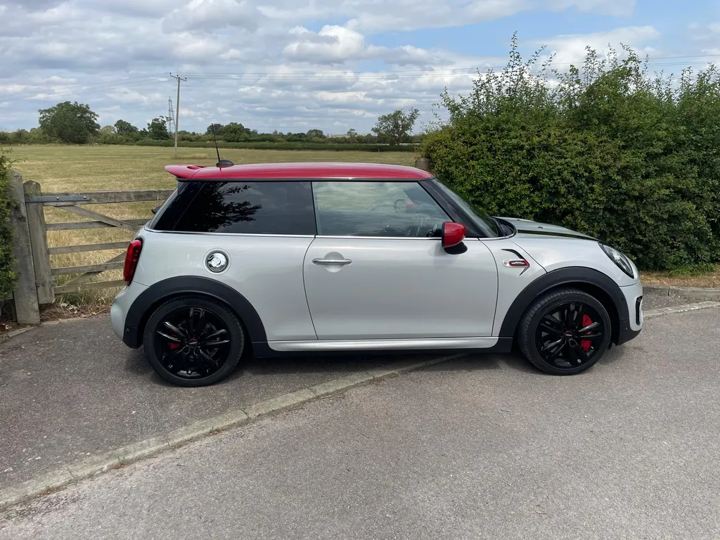 Mini hatchback ip4hp35t jqs3imqsr0nf