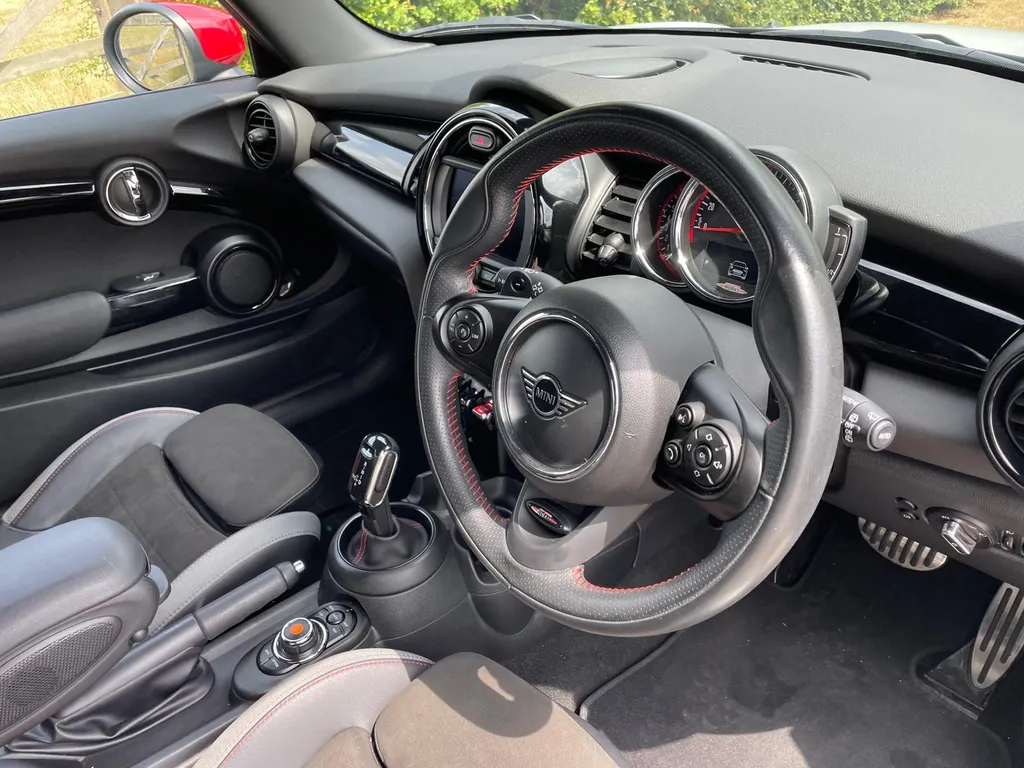 Mini hatchback cwg2zxnxs2 im2impfhvb