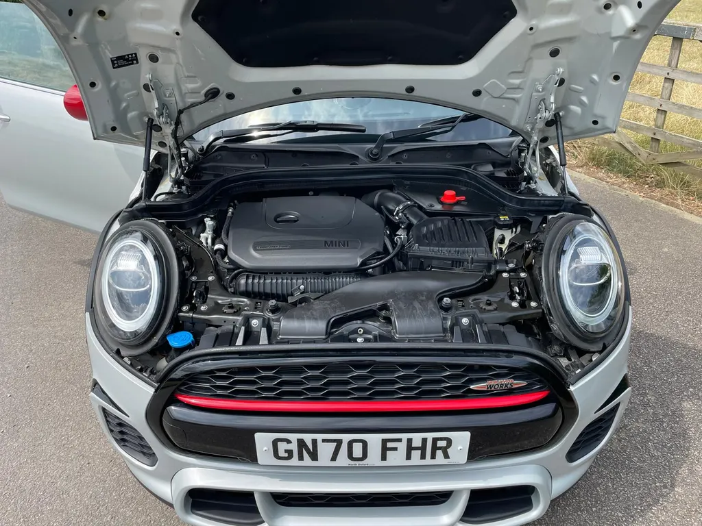 Mini hatchback yp36rjiouy4dgfa0c0a4 