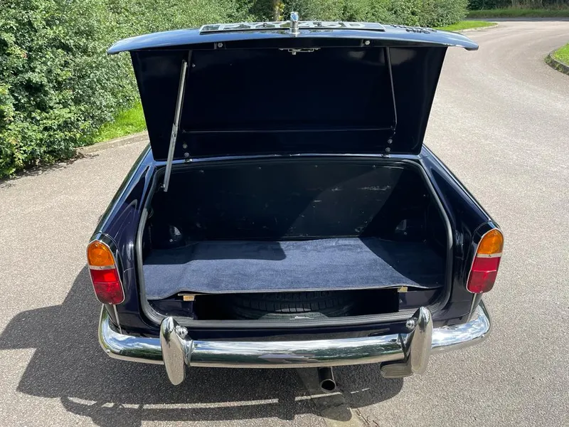 Triumph tr4a rr2j9d4oy5 l1xdbfuvtr