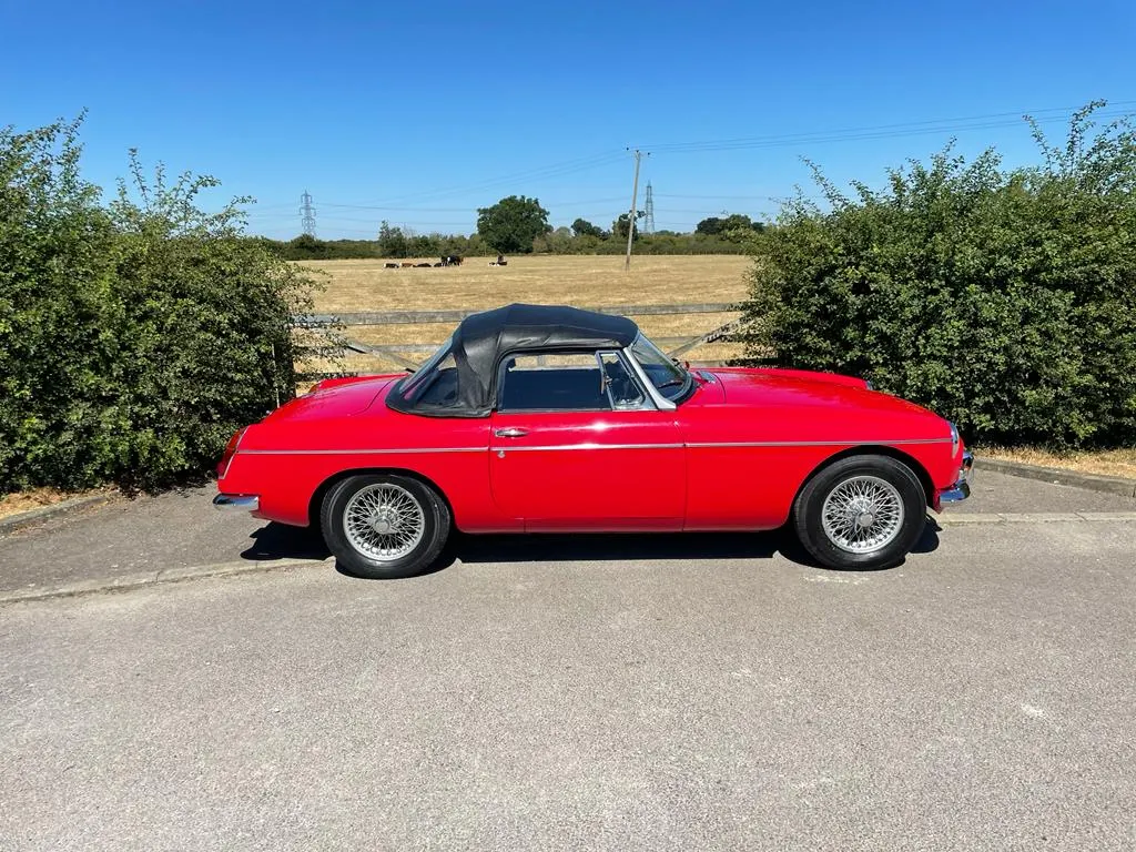 Mg b roadster f 9bkxz3rfjd7myoyorxl