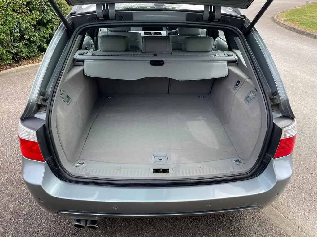 Bmw 5 series m3xvy8e3wopu 1liy7cr6