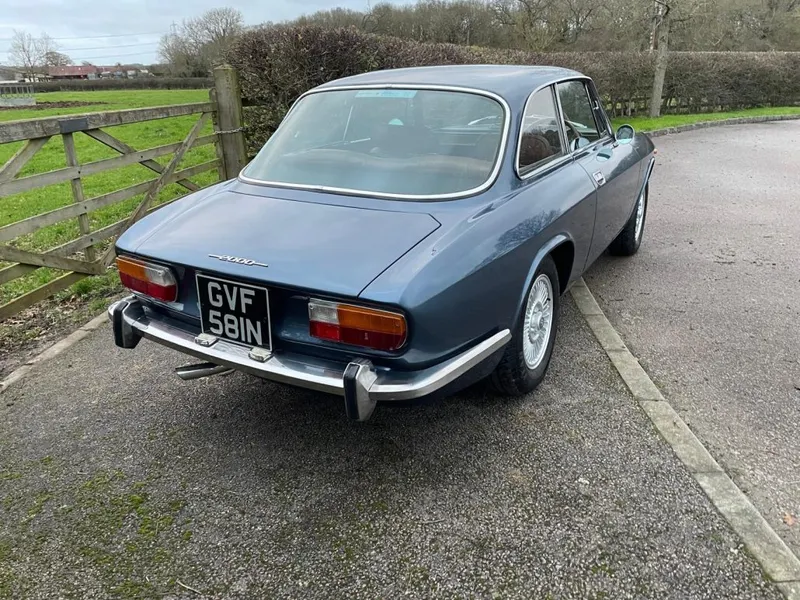 Alfa romeo  2000 gtv uk car vb63vrzlib wyianyz60g