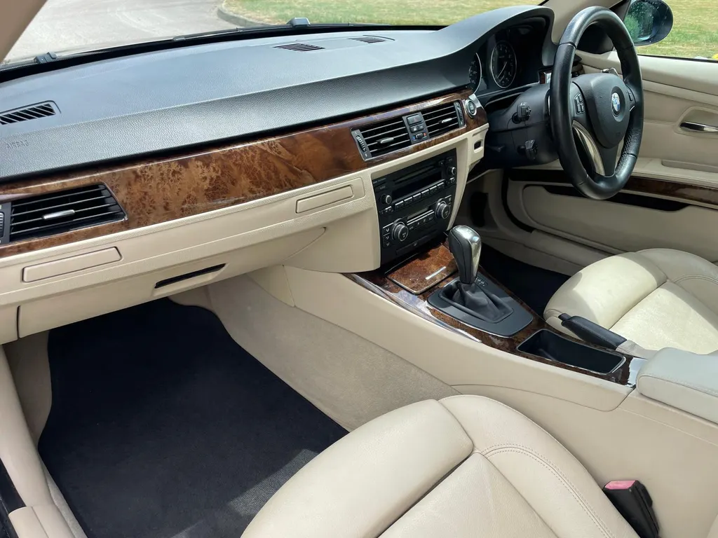 Bmw 3 series 5lkg07hmh  suf0el5hzz