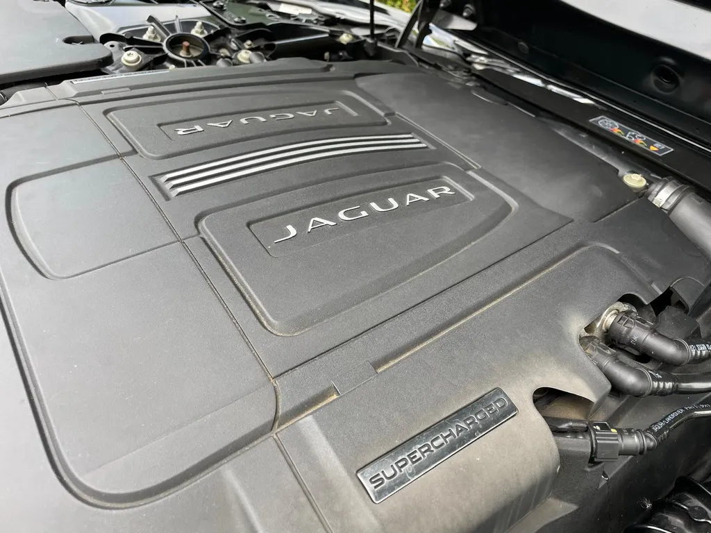 Jaguar f type ojeamdhxzzmizokyn60mv