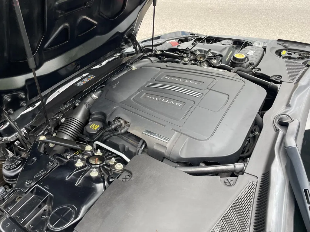 Jaguar f type v awpj8je49cqpbfurhpw