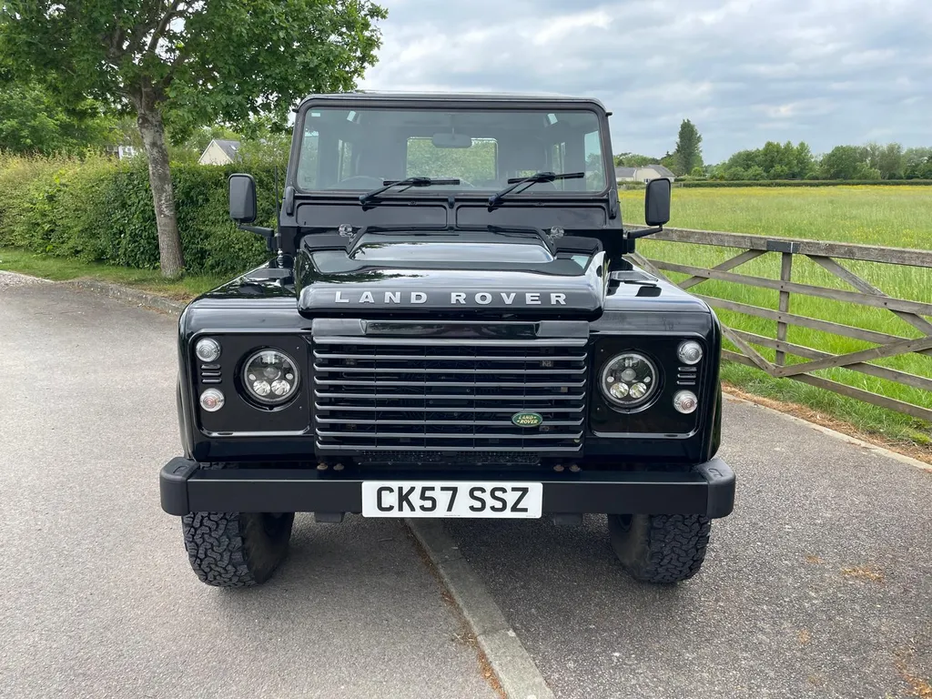 Land rover defender 2zz0tdoogqwuqk9y06cmf