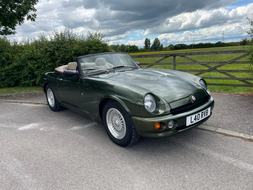 Mg roadster 5xirvcwiubujmpthf  yl