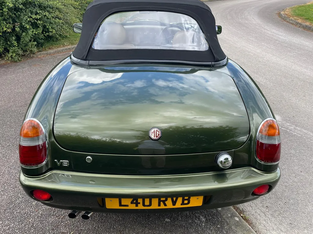 Mg roadster swuea6wefbbcjn4r aw t