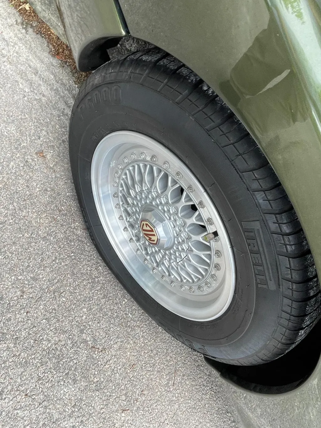 Mg roadster utpf2dbgfxd nh91rq2j0