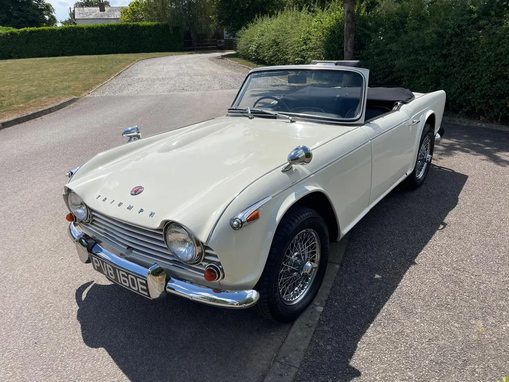 Triumph tr4a p4gryxojnw3yfkwlqkksb