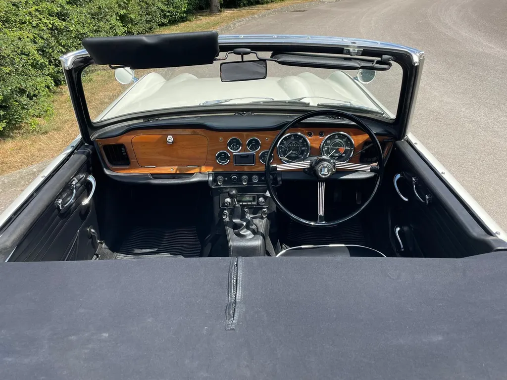 Triumph tr4a ayr7v62nxrjxovbgy qqb