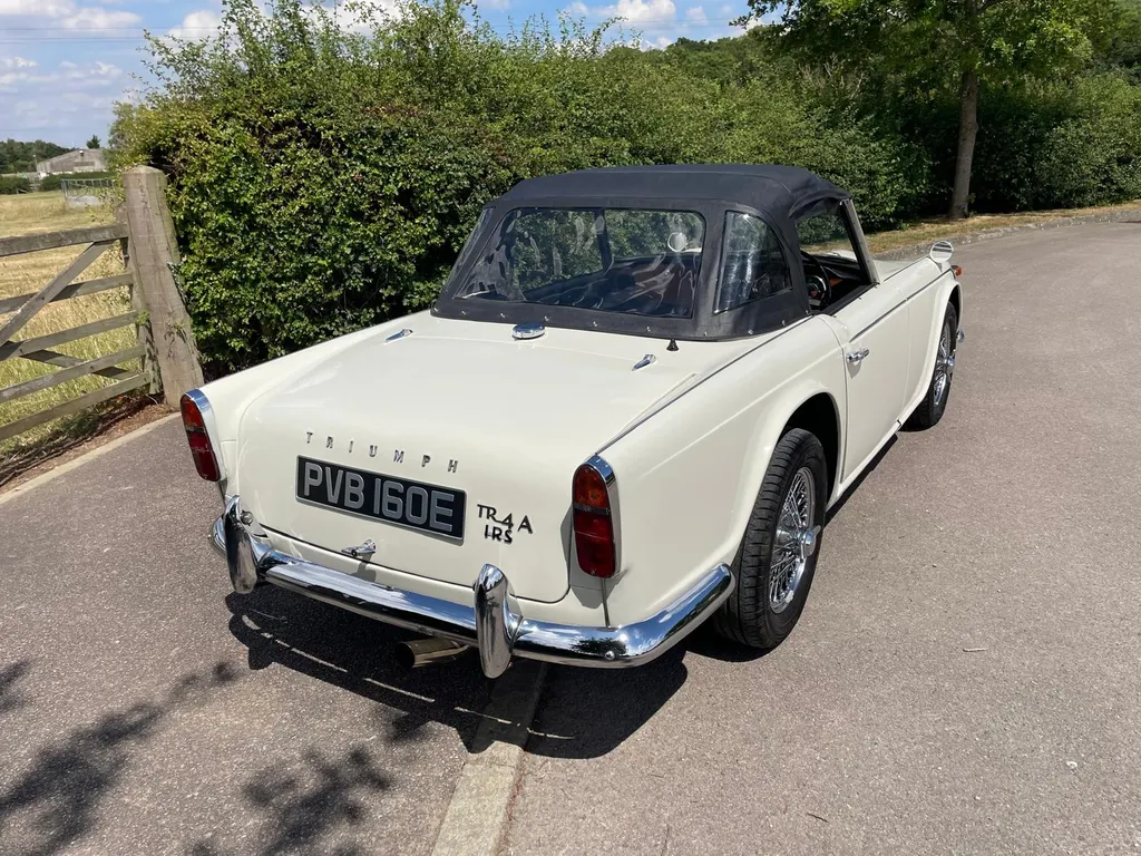 Triumph tr4a gdsvh7dz1tjaqirlag90d