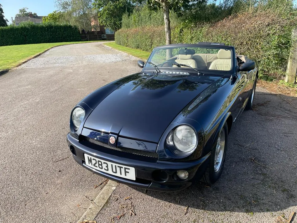 Mg roadster ycq3ibfldd3vrvkeqrn1b