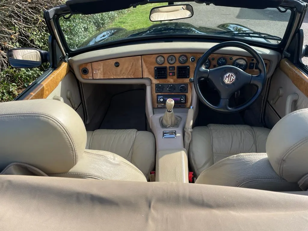 Mg roadster ygbbseurcxalzj56rlpxl